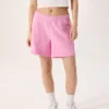 Pantalón corto de forros polares Emblem de 6" para mujer