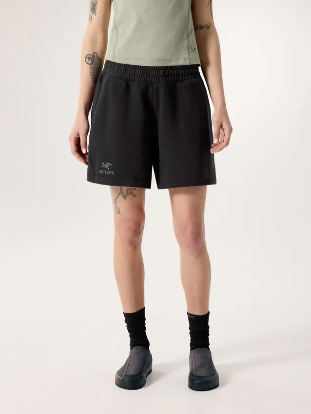 Pantalón corto de forros polares Emblem de 6" para mujer