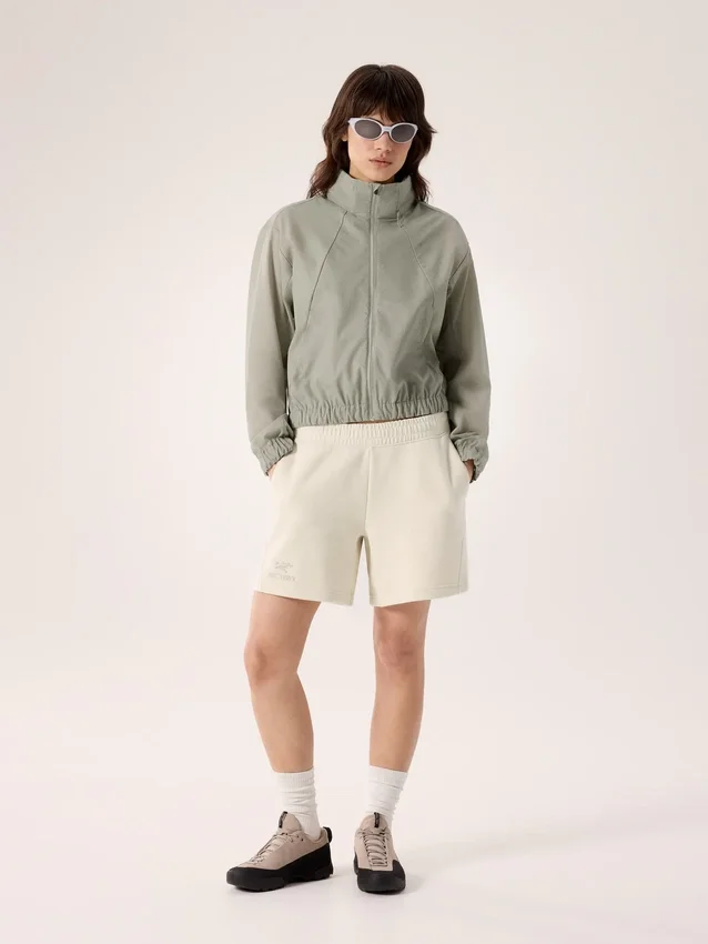 Pantalón corto de forros polares Emblem de 6" para mujer
