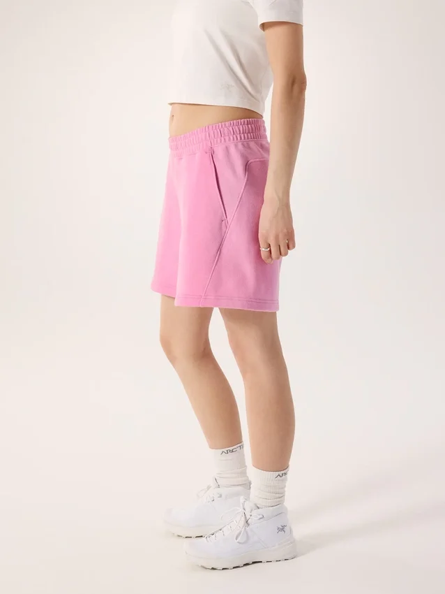 Pantalón corto de forros polares Emblem de 6" para mujer