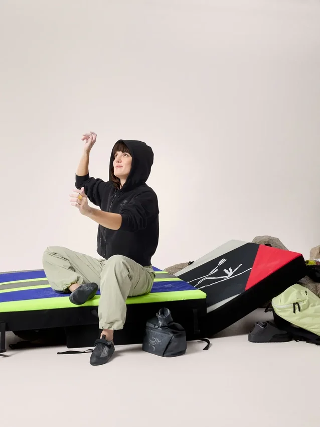 Sudadera con capucha y cremallera completa Emblem Forro Polar para mujer